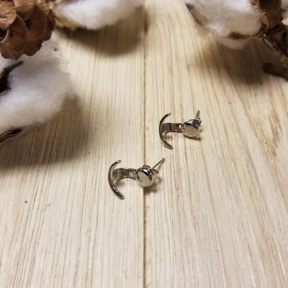 Super Stylish SILVER earrings - Picture 6 of 11